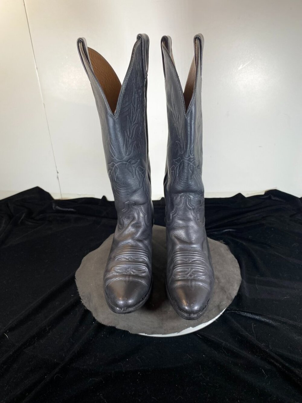 Women's 7.5B Vintage Justin Black Tall, Full Calf Western Cowboy Boot, 1980's